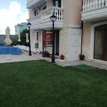 招待所 Aristokrat 奥布佐尔