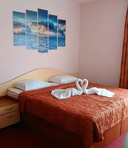 Aristokrat 招待所 2*